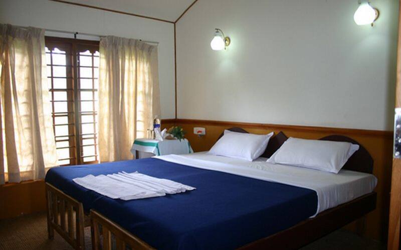 Puthussery One Bedroom Houseboat, Alleppey 1